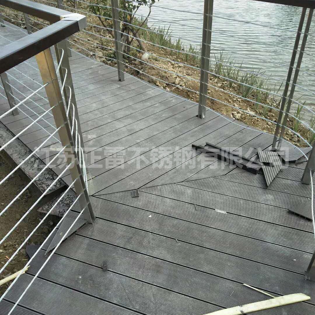 公园穿钢丝绳不锈钢立柱