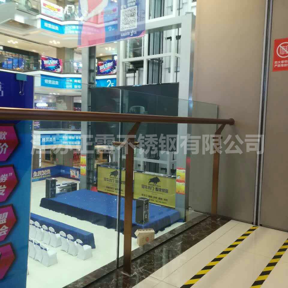 红星美凯龙镀钛不锈钢立柱
